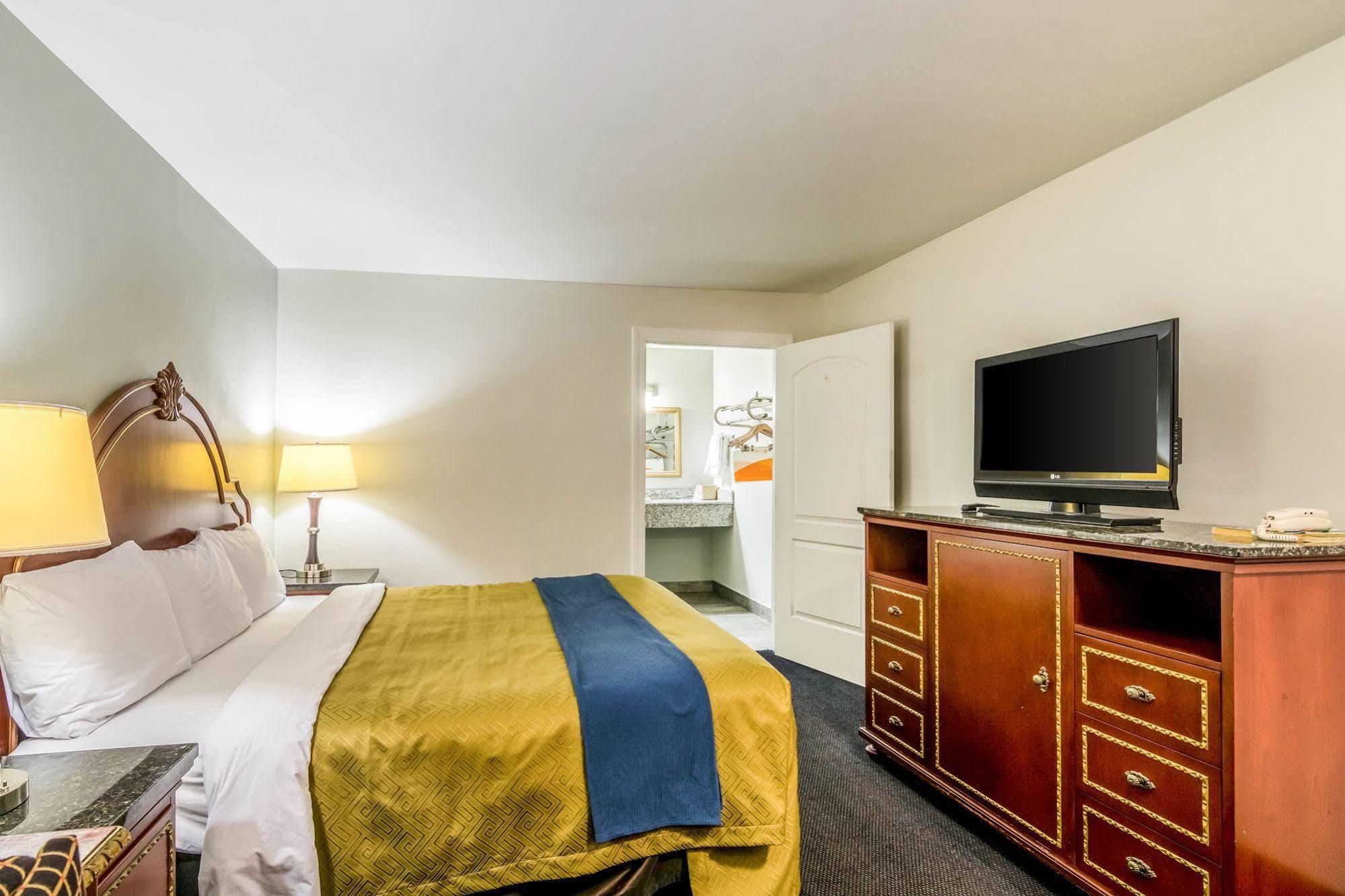 Rodeway Inn Портедж Экстерьер фото