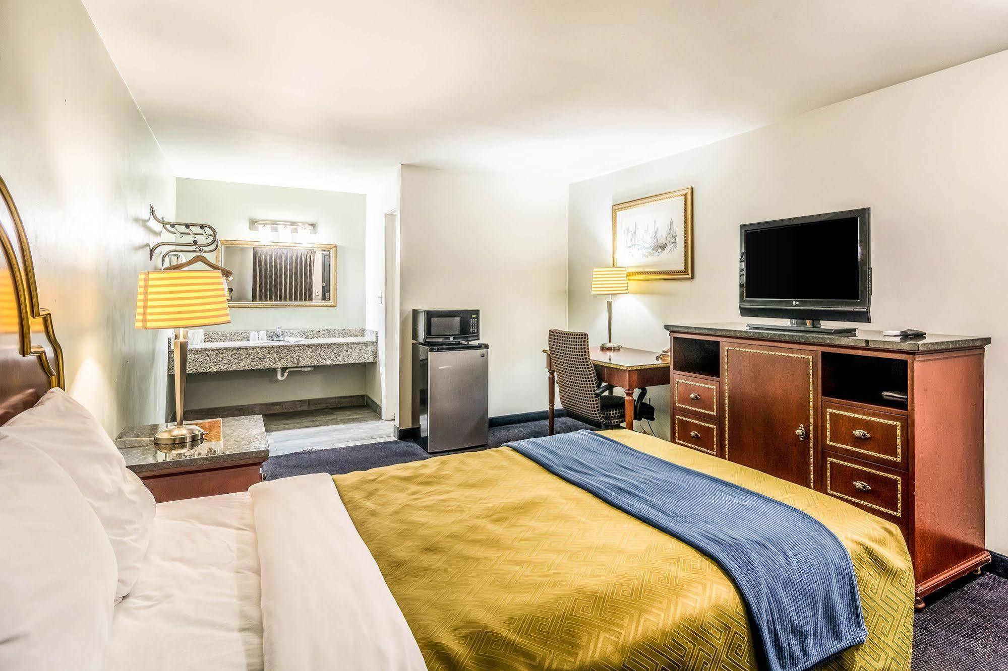 Rodeway Inn Портедж Экстерьер фото